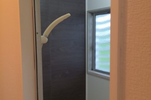 【浴室リフォーム】三重県名張市T様邸　浴室の壁面・床に化粧パネル設置工事